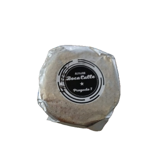 Alfajor de dulce de leche bañado en chocolate blanco "Boca Calle"